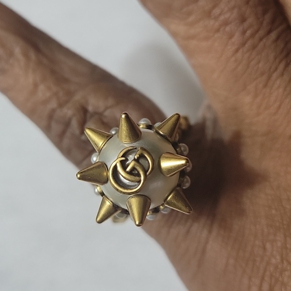 GUCCI SPIKE STUDDED SPIKED INTERLOCKING GG LOGO RING - Picture 11 of 11